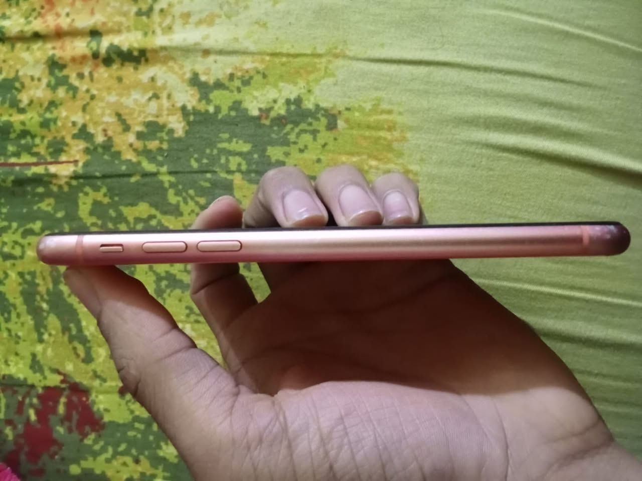 سلام عليكم ايفون اكس ار ذاكره64 بطاريه 76 كدامكم الجهاز عديت الكامره مكسوره سعر 100
***********
