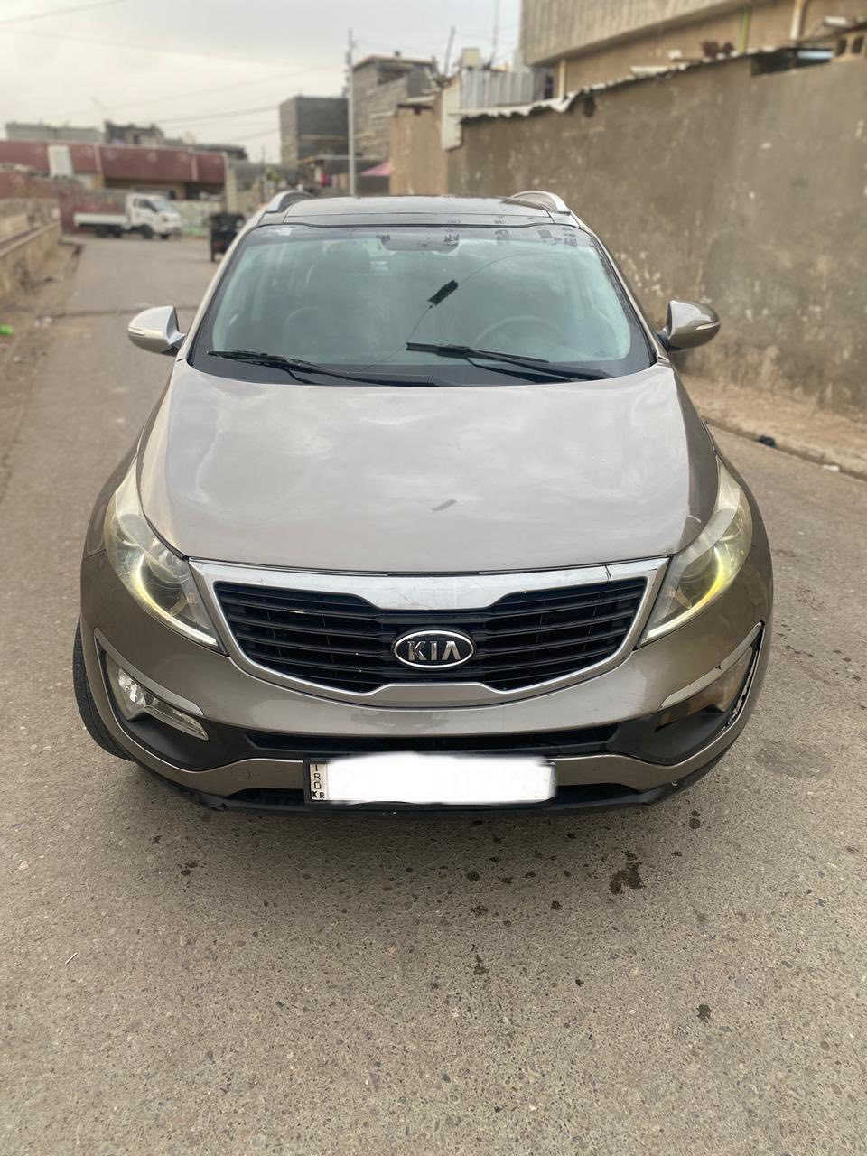 السلام عليكم شباب 
كيا سبورتج موديل 2014 ادوات متوؤمه وجاهزه وبيها حصه كاز 
فول مواصفات للأخير 
فتحة سقف بونراما قطعتين 
بصمة تشغيل 
شاشه جيبره 
مري شفط + اشاير 
كشنات جلد + تدفئه +كهرباء 
حساسات اماميه +خلفيه 
تحكم ستيرن 
كير مكينه بلجيس بلاديه 
السعر ٦٠ 
مكاني بغداد 
***********
