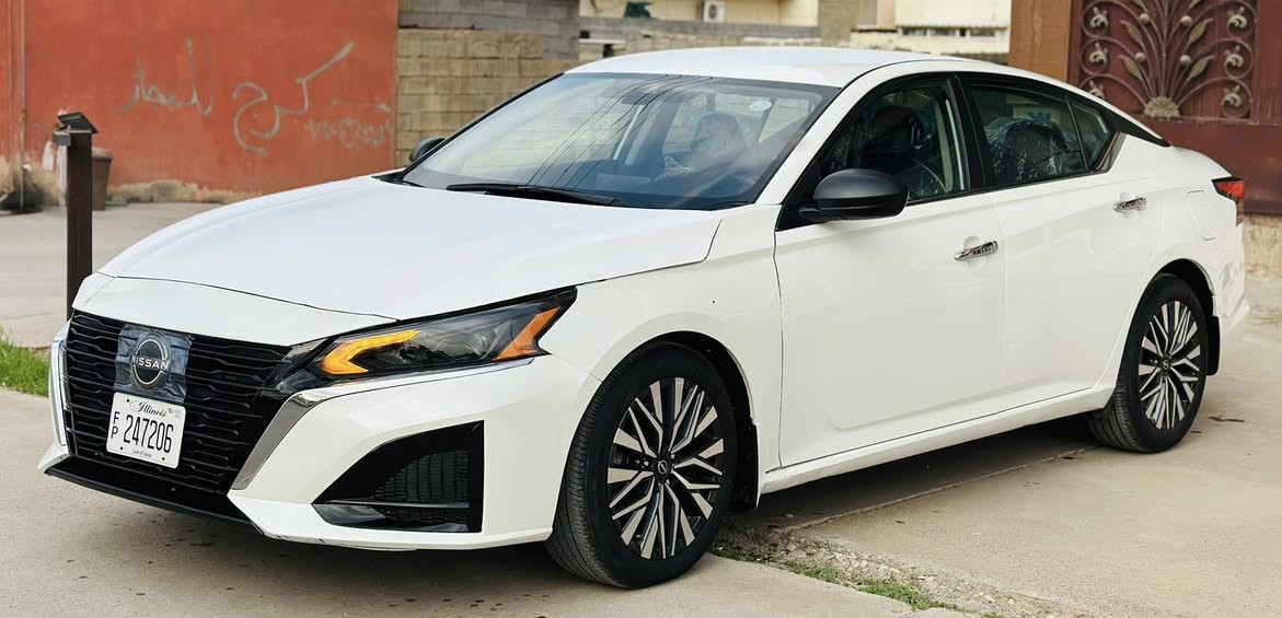 للبيع التيما SV
السعر 148 بيها مجال بسيط 
***********
موديل 2024 
ماشيه 1 ميل زيرو 
الون ابيض 
تحكم ستيرن 
تثبيت سرعه 
كاميرا خلفي 
رادار خلفي 
رادار جانبي 
تايرات شركة 
بصمة أبواب 
بصمة تشغيل 
كشن كهربائي
لايتات زنون بلادي 
صدر امامي خلفي شركة مملعوب بي 
كير مكينه بشرط 
تبريد ثلج 
حجر بلادي
السياره فقط بونيد صبغ سونار بلمنشور 
مع رقم الشاصي 
1N4BL4DV7RN381445
 كاتي وياها شهرين لترقيم تترقم شمالي اربيل سليمانيه دهوك حسب الرغبه 
تريدها مرقمه جاهز تريدها بدون رقم 
مكان السياره ديالى خانقين
