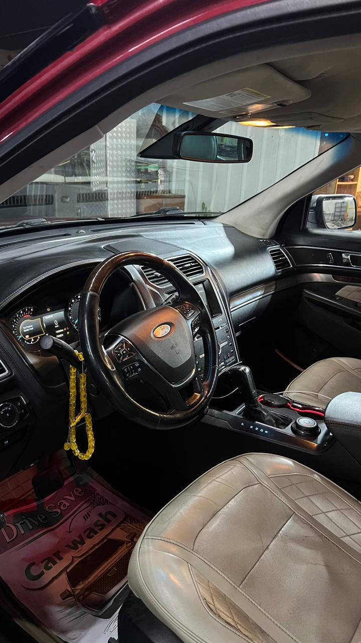 اكسبلور وحش الشارع
بلاتينيوم كراسي منفصل مواصفات Vib
كل التفاصيل بلصور حتى السونار 
السعر ١٨ الف 
الاتصال على الرقم ***********
