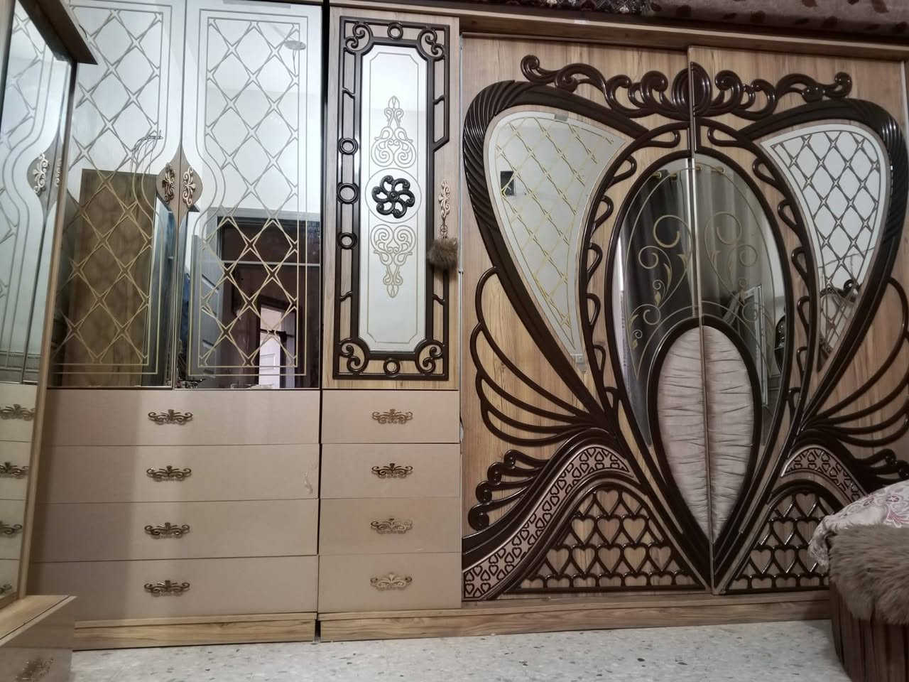 مكلف في النشر غرفة اخشاب للبيع
للاستفسار‎***********
