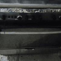 طباخ 5 عيون كله شغال وتمام فقط الباب ما تنسد 07713350008 واتساب فقط