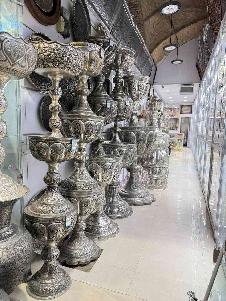 ✨ ظروف نقره اصیل اصفهان ✨

اگر به دنبال زیبایی، اصالت و ارزش واقعی هستید، ظروف نقره دست‌ساز اصفهان بهترین انتخاب هستند.

✔️ هنر اصیل ایرانی
✔️ کیفیت و ظرافت بی‌نظیر
✔️ مناسب برای هدیه‌های لوکس و خاص
✔️ دارای ارزش ماندگار و سرمایه‌ای

انواع ظروف، سینی، قندان، شکلات‌خوری، گلدان و محصولات نقره دست‌ساز اصفهان با بهترین کیفیت عرضه می‌شود.

ارسال به سراسر ایران و امکان تأمین برای تجار و خریداران عمده.

برای دریافت تصاویر، قیمت و اطلاعات بیشتر پیام دهید.

#نقره #ظروف_نقره #نقره_اصفهان #صنایع_دستی_اصفهان #صنایع_دستی #هنر_ایرانی #ظروف_لوکس #هدیه_خاص #دکوراسیون_لاکچری #تجارت #صادرات #عراق #زاخو #اربیل #بغداد #


**إذا كنت صاحب هذا الإعلان وتريد حذفه لأي سبب، رجاءا أرسل رسالة إلى الدعم الفني**