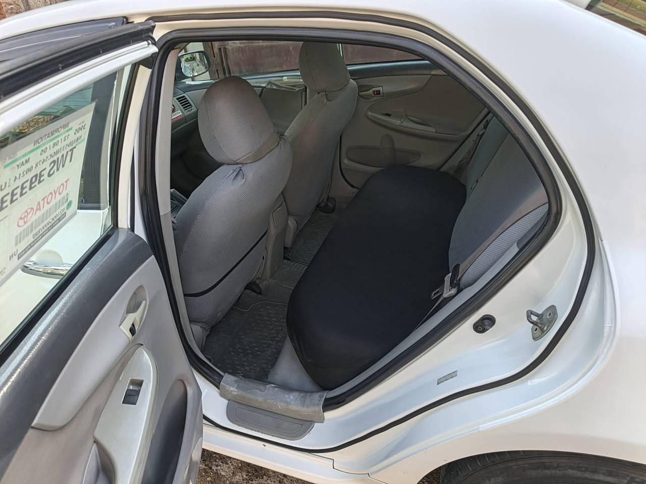 سلام عليكم
‏كورلا وارد أمريكي ٢٠٠٩ 
‏رقم بغداد انكليزي بسمي 
‏بجم كبس شاصي ولغد مكفولات 
‏محرك ٢٠٠٠ وتبريد وتدفئة مكفولات 
‏حادثه باب سايق مصبوغ بدون دواخل 
‏بيه صبغ بابين نصفهن من جوه كنر جهة يمنه  
‏صدر أمامي جديد زوج تايرات اماميه قاعده فيت بم تفصيخ شاشة وكامره وحساسات خلفيه 
‏بيه منظومة زنون عالي وبلوجكترات 
‏إتصال *********** بي واتساب مكانه بغداد
