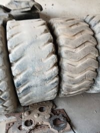 البيع تايرات الحجم 20 5 25  و 23 5 25  و. 17 5 25 الجديد ول مستعمل نضي...