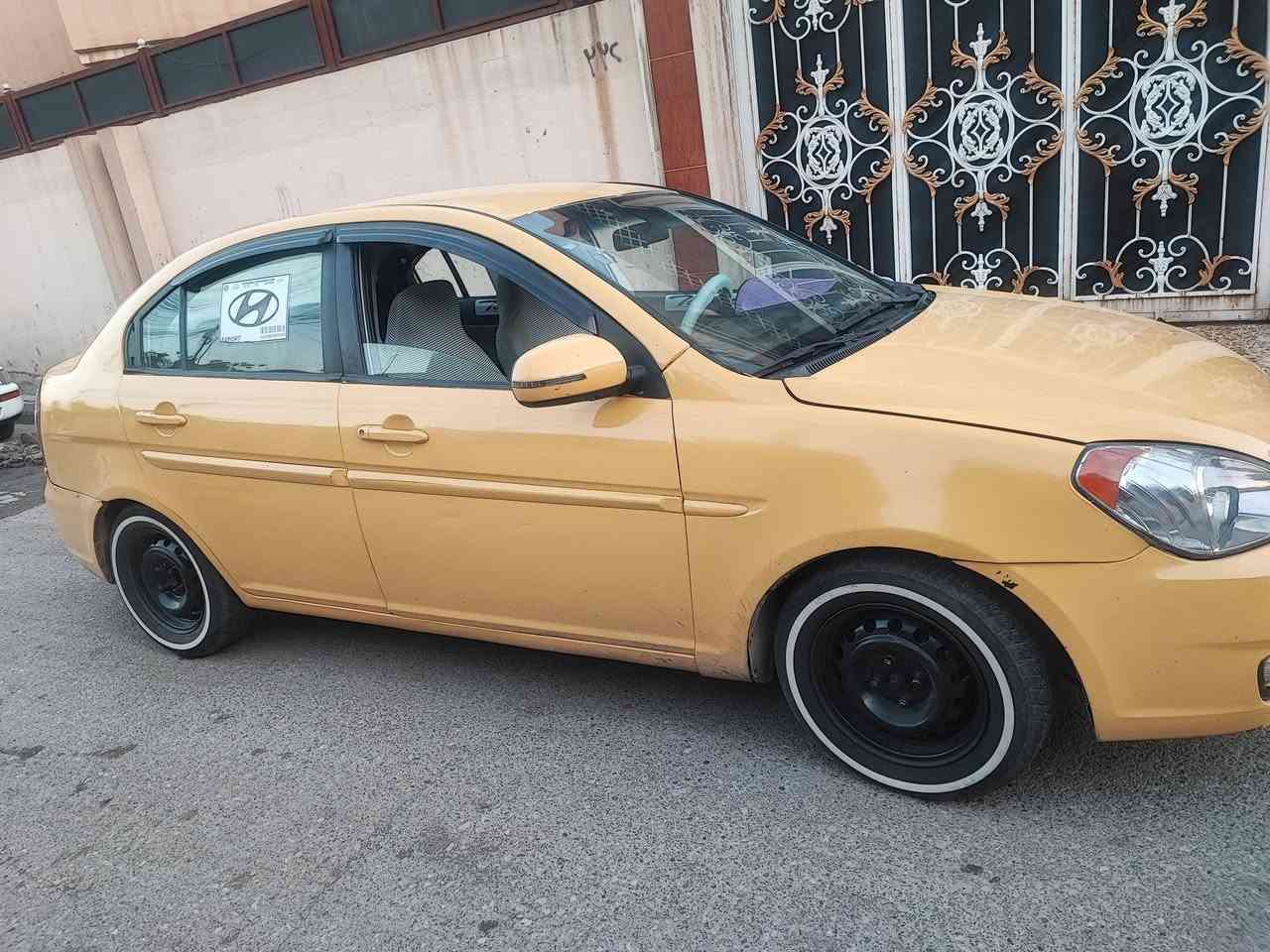 اكسنت موديل 2010 وارد امريكي سقف مبدل من التكم سياره كير ومحرك على فحص جاهزه مال شغل منظومه غاز بيها كوبون بانزين بيها السعر 68 والتواصل على الرقم ***********
