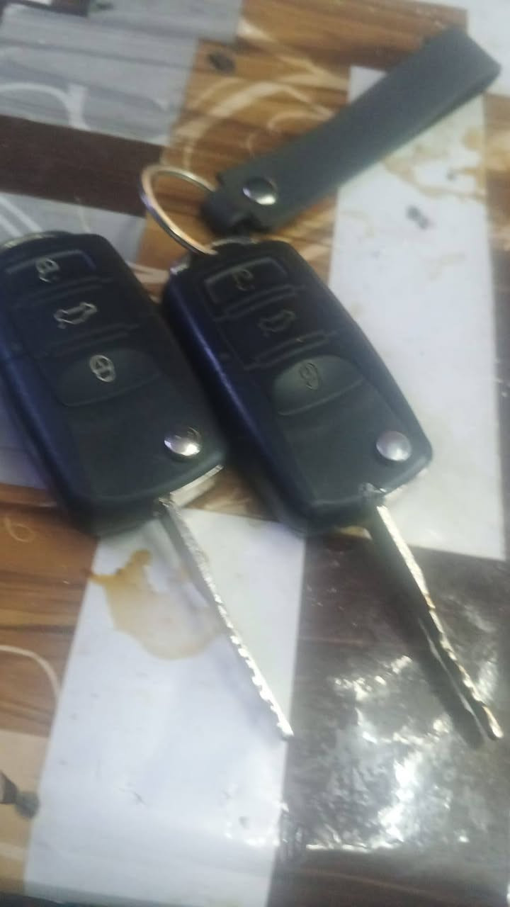السلام عليكم ستوته شحن للبيع مواصفات كامله حجم كبير بطريات جدد سته موديل سته وعشرين ستعمال مال بيت شغل وطلع سعرها مليون وربع خابر ودالل بغداد شارع حيفا قرب ساحت طلائع ***********
