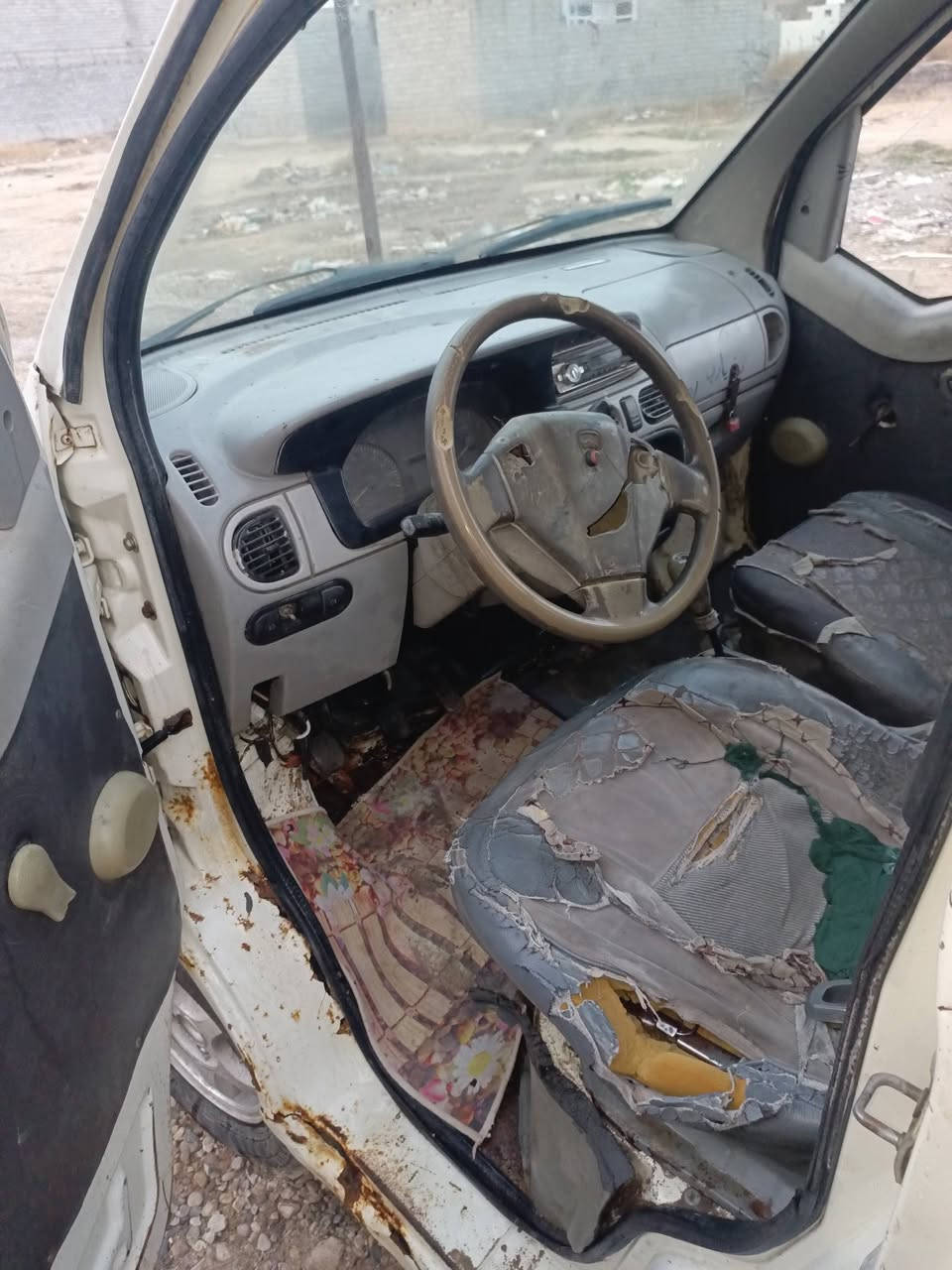 السلام وعليكم هانفي للبيع موديل 2007 محرك كير خير من الله اكسل جديد اوراق كامله السعر 13 بيها مجال بصيط مكاني ديالى بعقوبة دور الزراعة ***********
