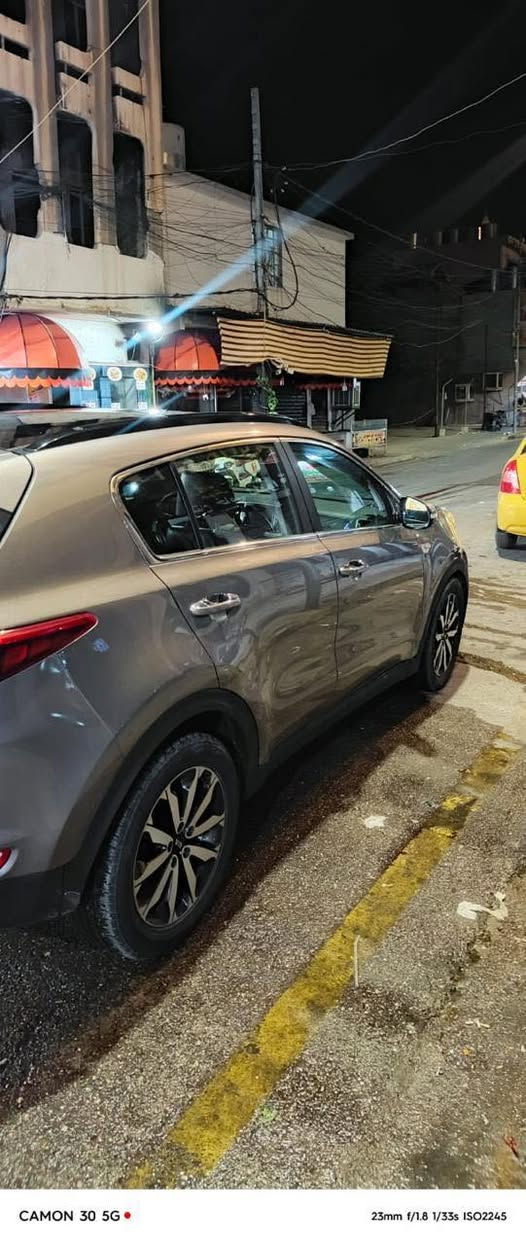 *إعلان بيع: كيا سبورتج 2019*

*للبـيع: كيا سبورتج Kia Sportage موديل 2019*
*اللون:* رمادي سلفر 
*الحالة:* نظيفة جداً -  
*المحرك:* 4 سلندر 2.4L اقتصادي
*المواصفات:* 
- كشن جلد
- شاشة + كاميرا خلفية
- حساسات
- بصمة +
- تبريد قطعتين
- ويل كب 18

*الرقم:* [ دهوك دولي 
*المكان:* [صلاح الدين / بلد ]
*السعر:* [160 وبيها مجال للشراي

*ملاحظة:* السيارة جاهزة من كلشي، تحويل فوراً،

للاستفسار اتصال او واتساب:***********
