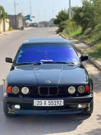 bmw 525 مفتوح موديل 1991 للبيع سياره نضيفه كلش كير مكينه مكفولات  كهرب...
