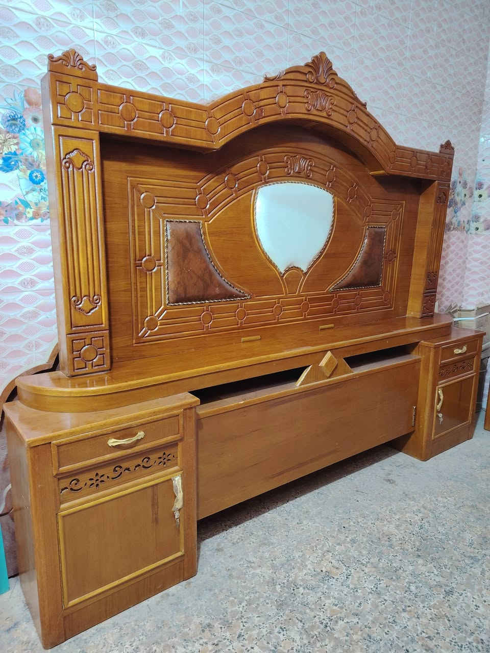 غرفه مستخدمه تزكام ثقيله طابقين نضافه فول سعر.  مليون 350معرض ابو عقيل ميسان حي رساله شارع ماطور قرب صيدليه حازم ***********((نشتري جميع الغرف) )
