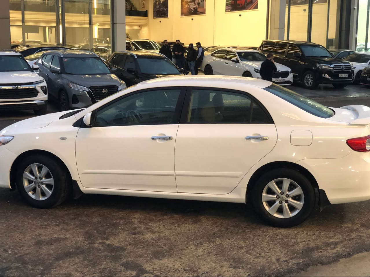 كورولا 2011 سپى ١٠ پارچه رةش بي دعم سعر ٩٨ ورقة مجالةكي كةم 
***********
كورولا 2011 ابيض ١٠ قطعة اسود بدون حادث سعر ٩٨ بيه مجال قليل 
*********** أربيل, العراق
