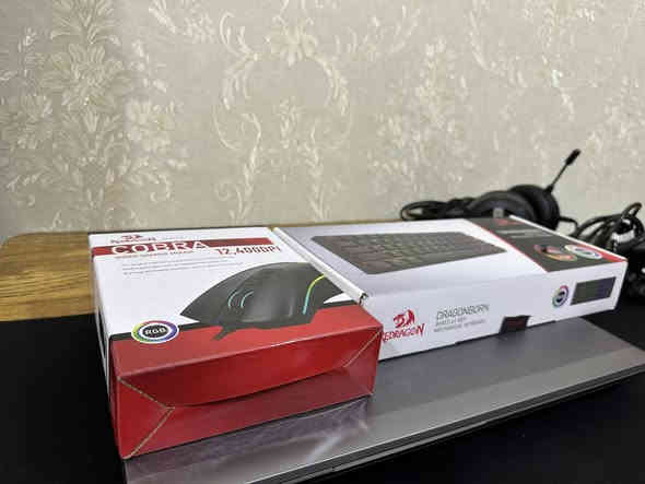 🔥🔥🔥 
لابتوب hp مع ماوس وكيبورد وباد كبير وحقيبة مجاناً
المواصفات :
هارد SSD 512m.2
كارت شاشة  4GB quadro T1000
المعالج i5 9400H
حجم الشاشة 17 
شاحنة اصلية 200 w
‏RAM 32 GB M.2
قابلة للتطوير 3 اماكن هارد ومكانين رام 
بصمة قفل
السعر 450 الف 
بغداد الدورة شارع الشرطة :***********📞
