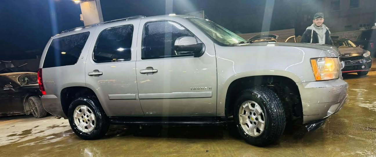 السلام عليكم للبيع تاهو ٢٠٠٩ أدوات أدوات  العنوان بغداد السياره نضيفه بيها كصه قماره فقط السعر ٦٥ 
الهاتف ***********
***********
