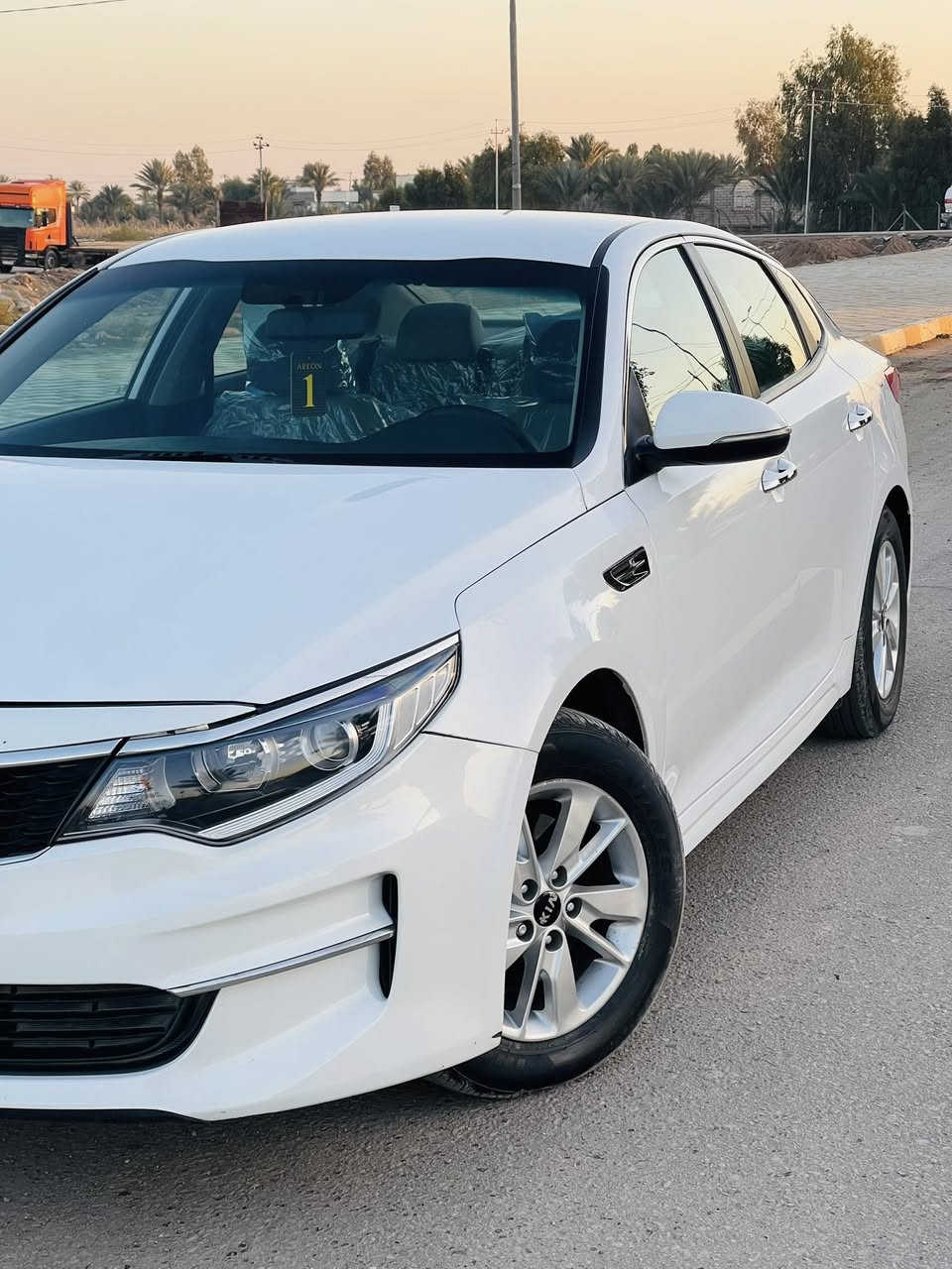 السلام عليكم
كيا اوبتما 2017 امريكي
جديده كلش كارتون 
ماشيه 103 ميل 
حداديه شركه  
ولا كلوب مشتغل بالدشبول
مكينه لاتنقيص ولاتبخير شرط
تدفئه 
تبريد ثلج 
ما نقاصه كلشي شرط السياره وضع شركه 
كاميرا خلفيه 
شاشه كبيره
شاشه اعطال 
اشاير بالمري 
السياره بيها جاملغ وبنيد فقط الباقي كفاله 
وصور الحادث مرفقه بالمنشور 

السعر 138$ وبيها مجال 

بابل الشوملي 

***********
