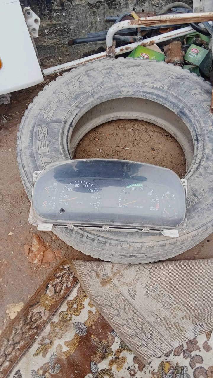 للبيع
باب فوزه كرستال 
بنيد كرستال 
كيجات كرستال 
مضخة فوزه اربعه طن 
قاعدة سبير 
للاستفسار : *********** 🌹
