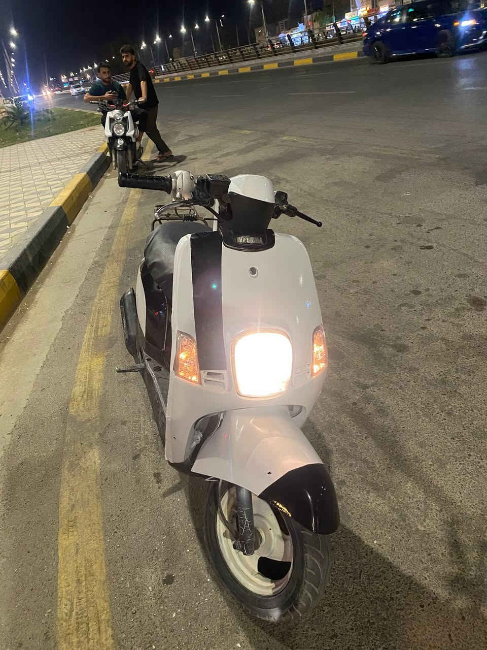 سلام عليكم دراجه بوليس للبيع دراجه نضيفه شوفت عينك شلعه او معدل خير من الله مكينه ناعمه كهربائية كله شغاله سلف شغال أي نقص ما بيه جيب فيتر او تعال اوفحص سعره ٤٥٠ او بيه مجال مكاني ديالى بعقوبه التحرير رقم الهاتف *********** بي وتساب

