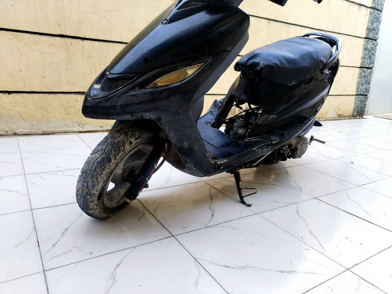 اسلام عليكم دراجه البيع ماكس السرعه ميه ور بعين دراجه شوفت عينك خير من الله السعر 300 وبيه مجال# كهربايات كلهة شقاله بس السلف بي قطع واير بس تربطه يشتقل مكاني المحموديه اتصل ***********
