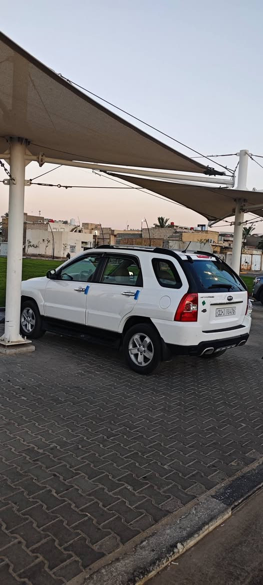 🪬🤍 اللهم صلِّ على محمد وآل محمد 🤍🪬
🚗 كيا سبورتاج 2009 المقدسة 

إذا تدور على النضافه، ولسعر لمناسب وصلت 👌

✅ السياره بلاديه من الطول للطول
✅ استخدام شخصي سياره مال بيت
✅ محرك 2000 دوش (4 سلندر) الاقتصادي
✅ محرك وكير بحالة ممتازة ومكفولات
✅ تبريد ثلج بالصيف انسى الحر وانت بداخلها 
✅ شاشة كبيرة
✅ دواخل عسلي المرغوبه نضيفه جدا دواخلها
✅ حساسات خلفية 
✅ حدادية ممتازة
✅ سيارة كاملة مكمله شغل واطلع راسك بارد

السيارة من النوع اللي تركبها وانسه مصاريفها معروفه لسبورتج وخاصتا ل 9، نظافتها بلواقع  أحلى من الصور، والفحص خير دليل.
🛑ملاحظه السياره بس الصندوك بي بارد فقط اما الباقي كفاله
🛑 سونار السياره موجود بلصور👇🏻
📍 الموقع: البصرة - المعقل - قرب جامعة شط العرب

📄 رقم كربلاء الإنكليزي الجديد
🔄 التحويل خلال يوم واحد

📞 للاستفسار والسعر:
***********
🟢 متواجد اتصال أو واتساب فقط

🧿 الله يبارك للي تكون من نصيبه🤍 .
