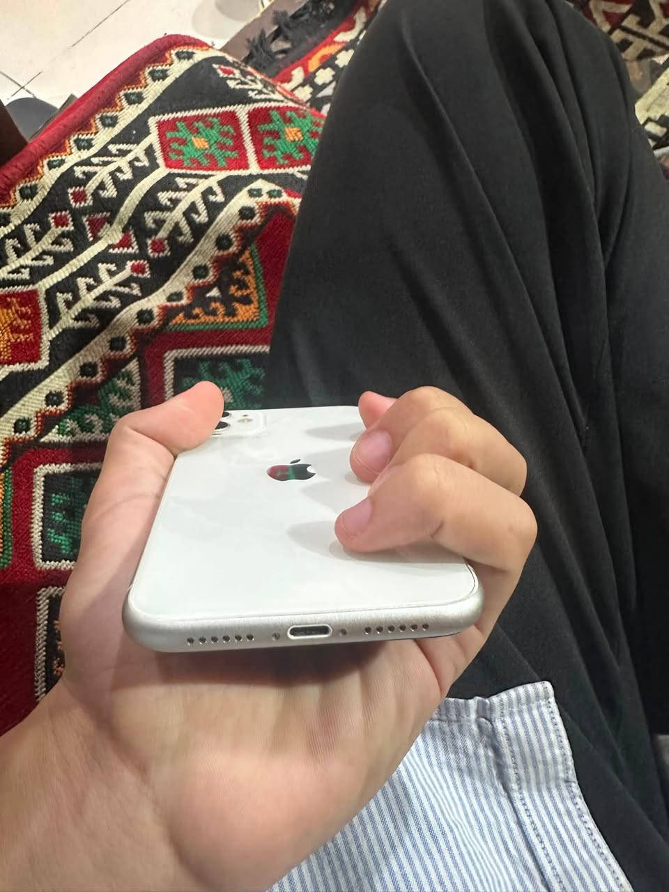 السلام عليكم للبيع ايفون 11عادي الجهاز فقط بسعرر235الف🔥🔥🔥🔥بي مجال 
مبدل شاشا وكاله✅
بطاريه 91
دبل سيمكارتH/A
ذكرةة 128
الجهاز كله شغال ومكفول 
نضافه الشاصي100:100
كامرات 
صوت
لاقطه سبيكر 
مكفول 
فيس ايدي شغال 
للتصل ***********
مكاني تكريت
