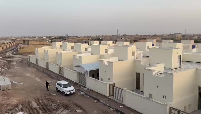 للبيع وحده سكنيه في مجمع الاصيل السكني بالحبيليه عد ال نياز على الشط نهر الوفاء 
مساحه العقار 200 متر.  السعر الكلي 137 مليون طابقين حاليا الطابق الاول كامل للسقف 
الواصل للمستثمر ٢٧ مليون البيع مع الاخلاء ٣٥ مليون 
للعلم الوحده السكنيه باسمي شخصيا *********** للعلم هذا المجمع ما متوقف عن العمل واغلب البيوت انسكنت من قبل الاهالي
