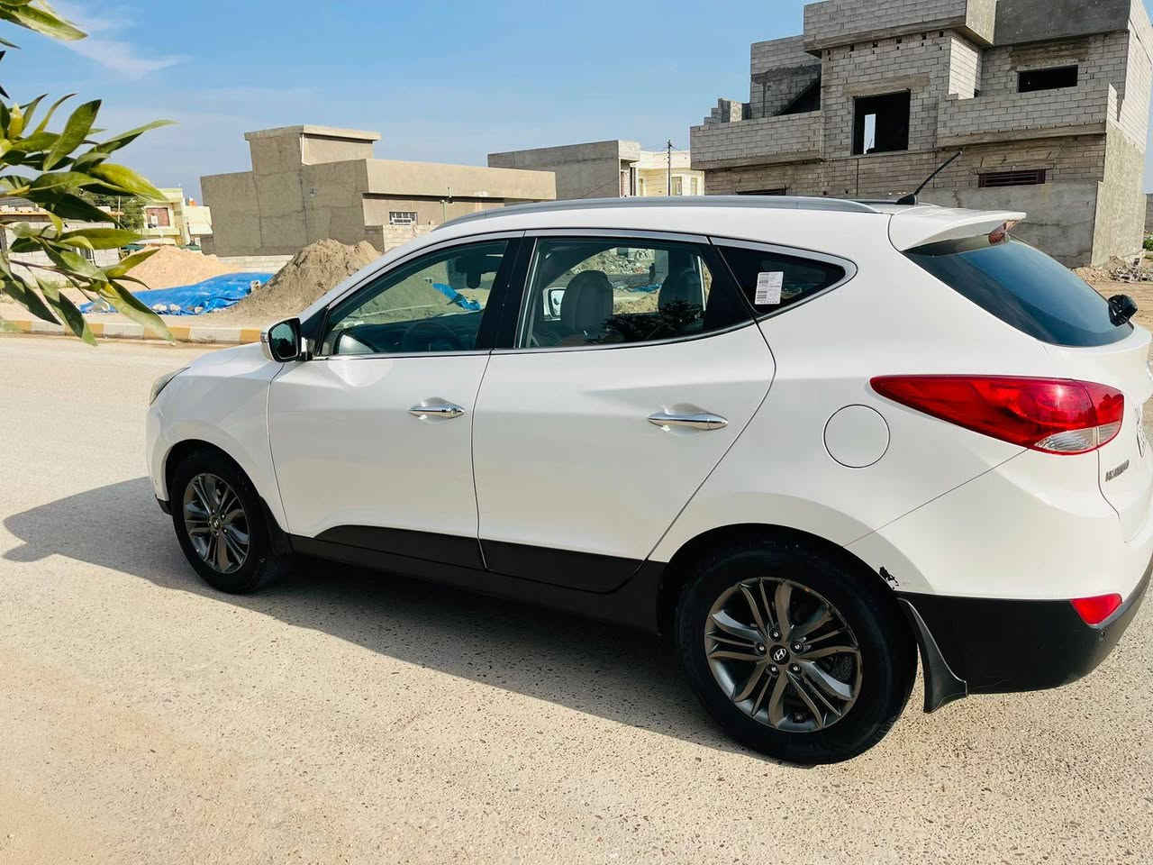 توسان 2014 فول الفول واحد عل واحد 
استيراد خاص 
مكفوله من الصبغ 
فقط بارد بسيط محرك ١٦٠٠ بيه تبخير
 مابيه نواقص فقط المكينه تبخر 
السعر ١٧٠ وبيه مجال 
بأسمي تحويل مباشر 
للاستفسار 
***********
