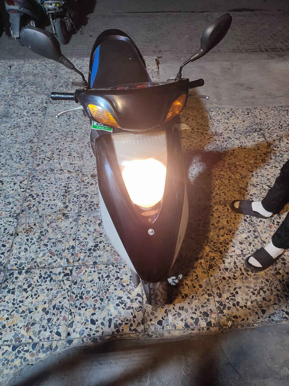 دراجه بريز للبيع 
مكينه ناعمه 
شغاله سلف وهندر 
 كهربائيات كلهه شغاله 
نضافتهه مثل ما اتشوف بالصور 
المكان البلديات تقاطع الكهرباء 
السعر 450قفل 
شراي اتصل ***********
