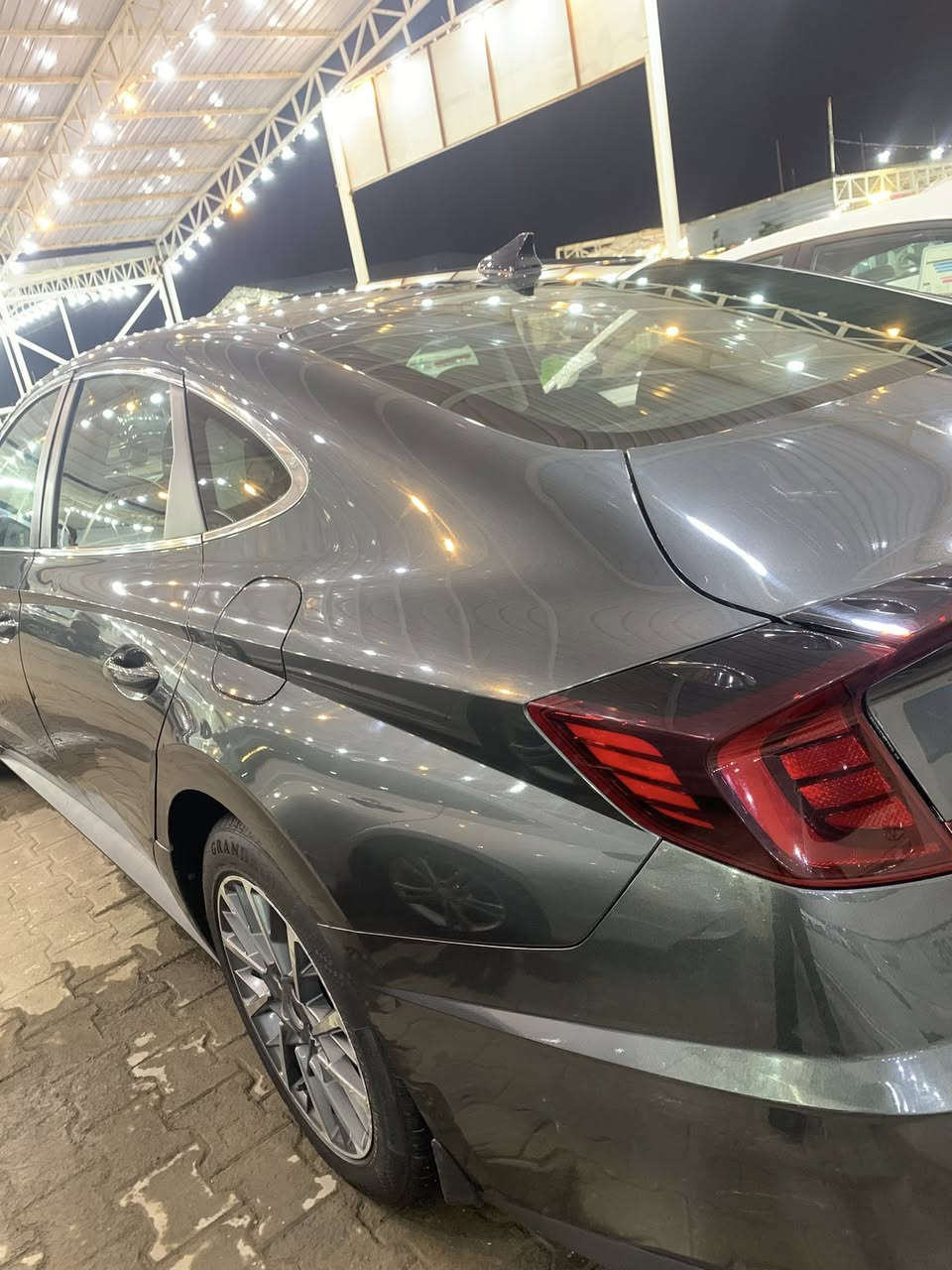 سلام عليكم 

١.سوناتا 2023 وارد أمريكي 

المواصفات :
١.رادار أمامي وخلفي 
٢.كامرات خلفي وأمامي 
٣.قيادة ألية 
٤.كروس سرعة 
٥.شاشة بلادي 
٦.تشغيل عن بعد 
٧.سستم صوت بلادي 
٨.اشارة بالمريا 
٩.لدات أمامي وخلفي 
١٠.كير بيانو 
١١.وضعيات قيادة أربع وضعيات قيادة 
حجم المحرك :٢٥٠٠ 
كير : ٨ سرعات 

عدد المسافات :٥٤ميل

رقم السيارة : نجف معوقين 

المكان : النجف الإشراف 

السعر : ١٥٠ وبيها مجال بسيط 

الضرار: فقط باب سائق تبديل أصلي 

***********
