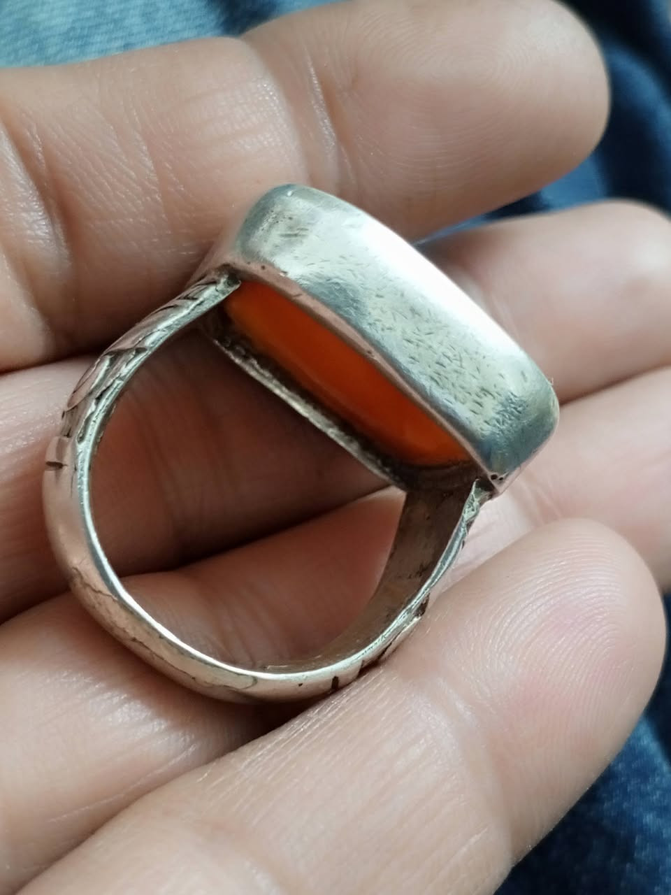 عقيق يماني قديم خامة رووعة ١٤٠ ألف بغداد ***********
