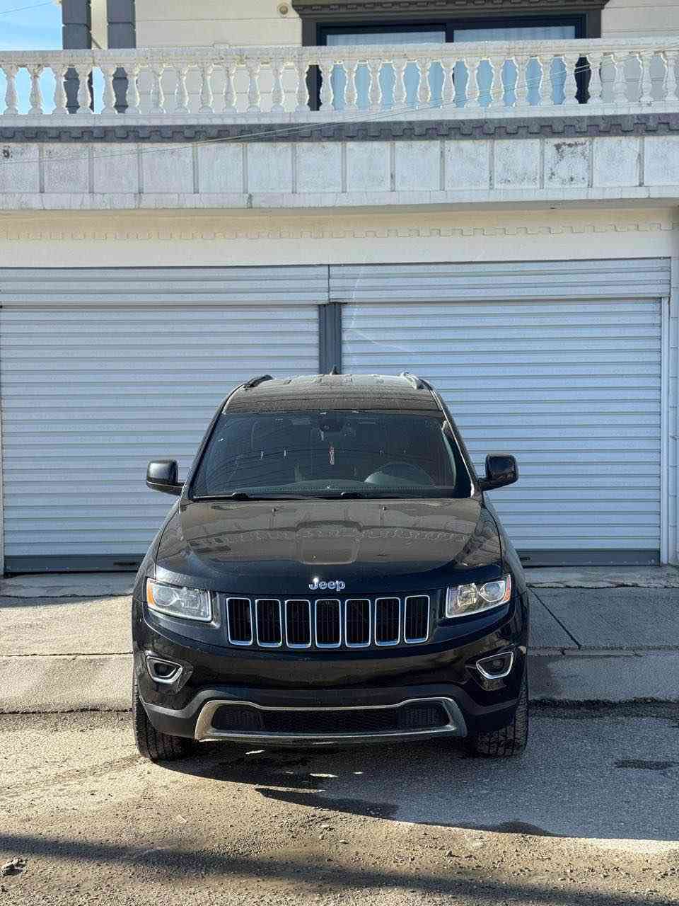 ٢٠١٧براوه
ده بل ئه كسل سي دوكمه
ئيكو گير شه فت كاميره عاسه
شاشه كه وره سه ياره كه بي بوياخه 
به س شوين موسه كه ى بوياخه لوك لوكه
يه ك دينار مه سره فى نيه مالي دوسته
١٢٠هه زار رويشتوه جوار تايه و ويلى لوكى له ژيردايه
***********واتساب
سحر٨٨ بشدار, السليمانية
