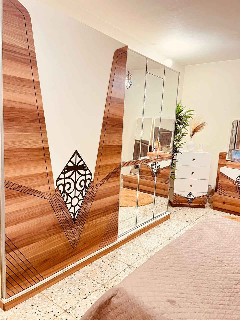 مستعجله ع البيع غرفه بسعر مناسب
غرفه تركيه 7قطع نطيفه مثل الصور

المكان زعفرانيه واكوتوصيل بكروه

***********
