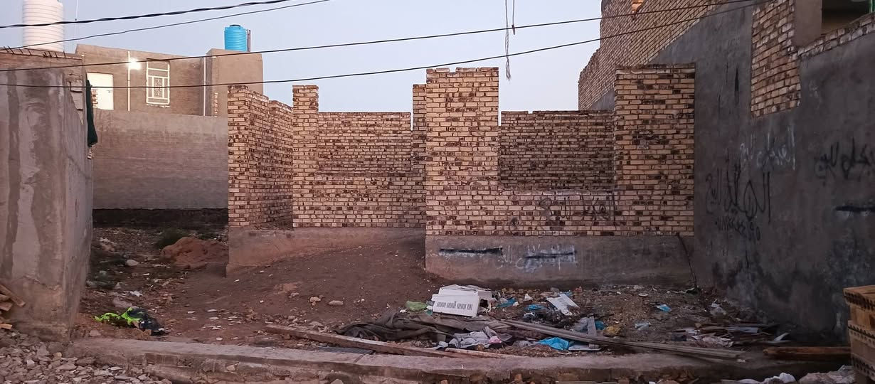 السلام عليكم هيكل للبيع قرب الساده البو خطه مساحته 230 متر للاستفسار
***********
