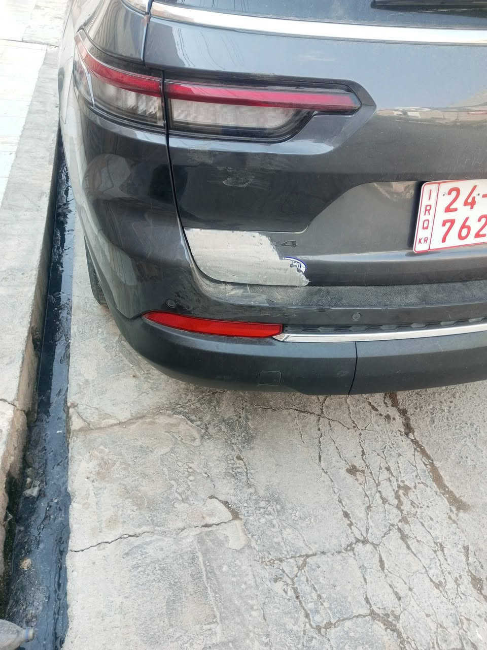 السلام عليكم للبيع جيب موديل 2023 صور الحادث ناشرها 
بيه كلير امريكي 3قطع بدون دواخل شرط 6سلندر 7راكب سياره جاهزة مابيه مصرف الف 
مكاني اربيل شارع 100 تصال ***********
ملاحظه الموشراي لا تعبني وتعبك تحياتي للجميع
