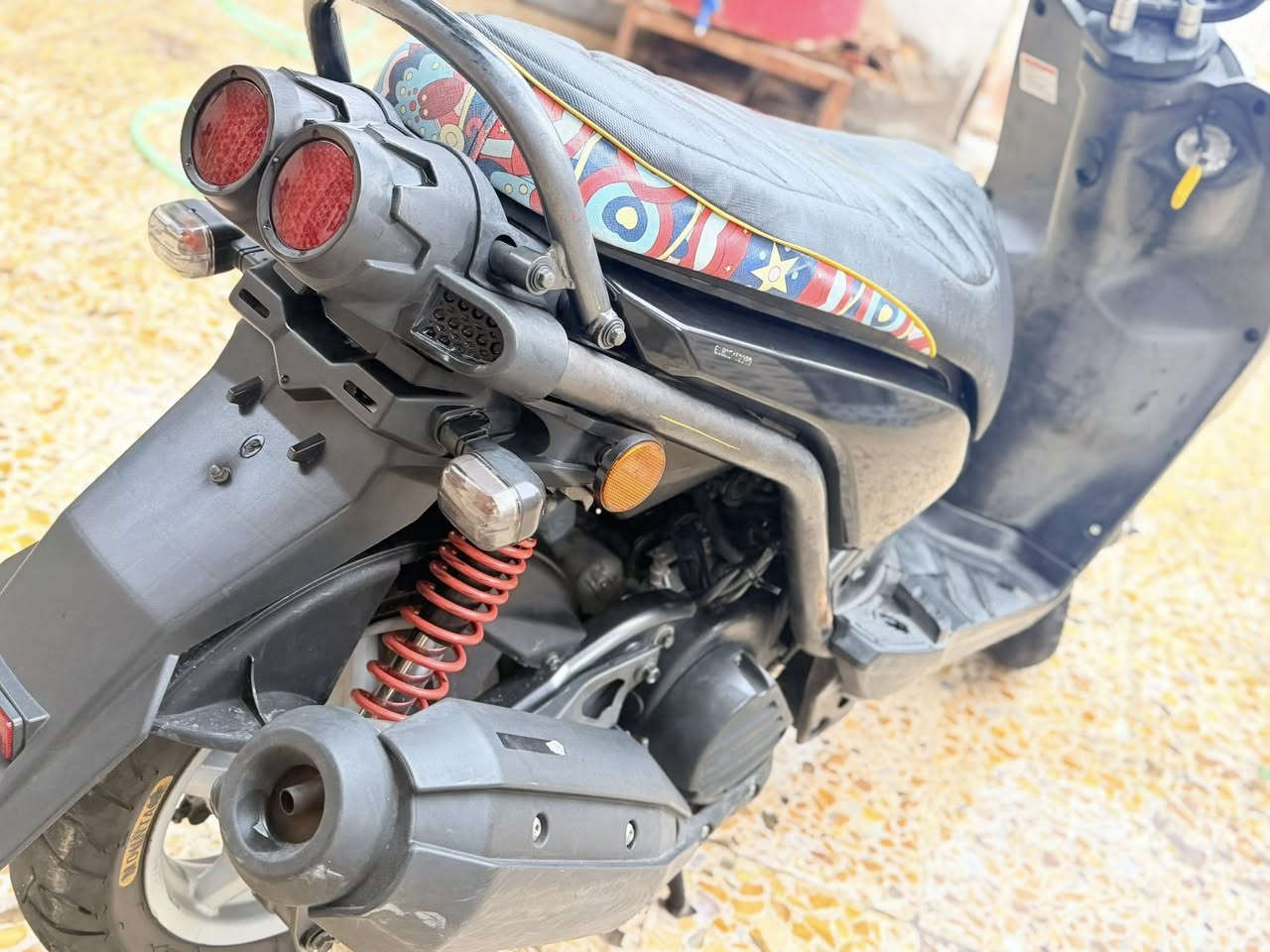 سلام عليكم سكني جبلي للبيع دراجه نضافه فول مكفوله من أي شي   مكان ميسان قلعت صالح
السعر مليون 300 

***********
