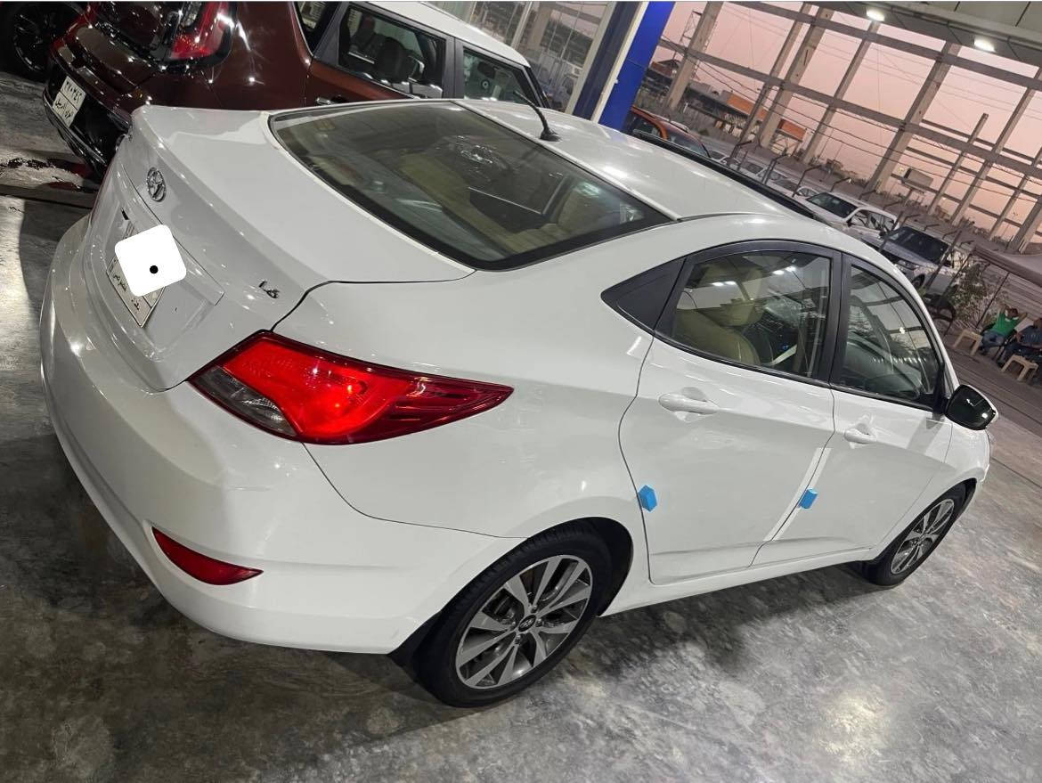 السلام عليكم  اخوان اكسنت بلو مديل 2018 خليجي بدون صبغ فول مواصفات   فتحه.   اشاير مري    تحكمات ستيرن      رقم بغداد مكفوله من الضربه كفاله عامه كير مكينه كله مكفول ماشيه 46 الف دوشمه جلد      لد امامي        شاشه+كامره.      مكينه 1600 صدر  تبريد مكفولات مكاني بابل. سعر 140 وبيها مجال رقم الاتصال ***********
