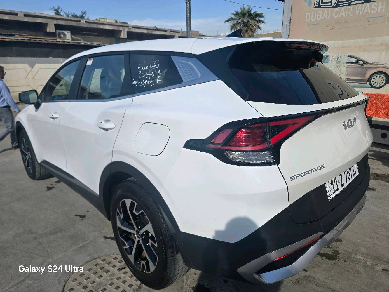 بسم الله الرحمن الرحيم 
للبيع كياسبورتج موديل 2024 لون ابيض وأرد امريكي ماشيه 10 ألف فقط بعده جديده مكفوله من الصبغ نهايا ومكفوله من الايرباك مواصفات فيه EX فول الفول ماعدا البانوراما سنويه باسمي قبل يومين ترقمت حادثه قبق الجنطه نفس الون فقط والباقي مكفول صور الحادث موجودة بالمنشور  هوايه بيه مواصفات مكاني بغداد زيونه سعره 225 ورقه للاتصال ***********