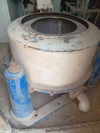 عصارة للبيع مكلف بل النشر للاستفسار الاتصال بل الرقم 07737500785