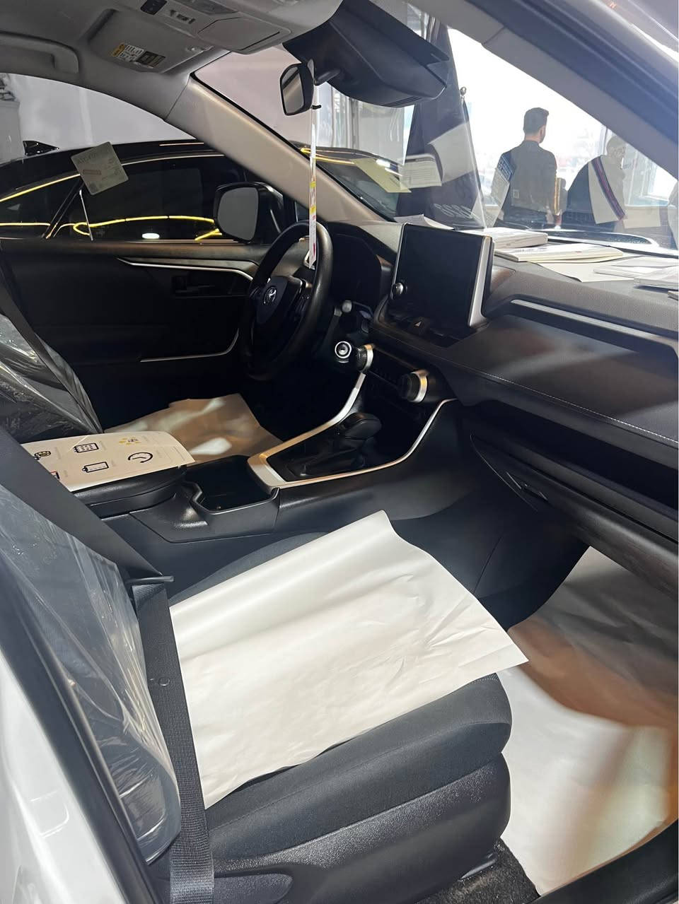 ڕافۆڕ
2024
بەس بۆنیت دوو پەڵە کارتی هەیە
پێشی بەس حەزێتێکی هەیە
ئارباکى داشبولی بەشەرتە
شان و سوکانی سیستەمە
سپی بەفری LE
سێ مانگ ڕەقەمی کاتی
*********** رانية, السليمانية
