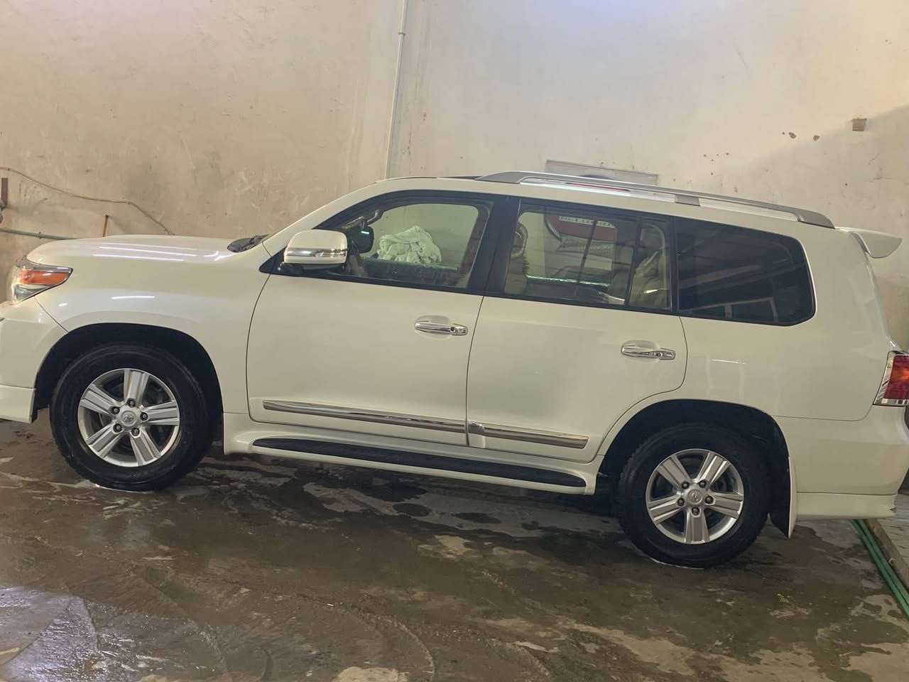 سلام عليكم جكسار للبيع 2013 ابريم مكفوله ماشيه 115 حقيقي طخم تاير رقم بغداد مميز محرك 6 سلندر 8ارباك مكان سيارة سماوه مكلف بالنشر هذا رقم ***********
