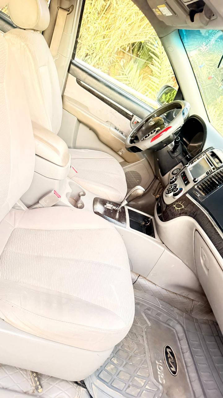 السلام عليكم ورحمة الله وبركاته للبيع سنتافي مديل 2008 رقم بغداد سنويه عاج  6 سلندر 7 راكب  السعر 98 اوًبيهه مجال جاهزه حداديه مكينه كير تبريد بيهه تبديل جاملق امامي او بيهه رشات صبق مكاني ذي قار سوق الشيوخ ناحيت الطار ***********
