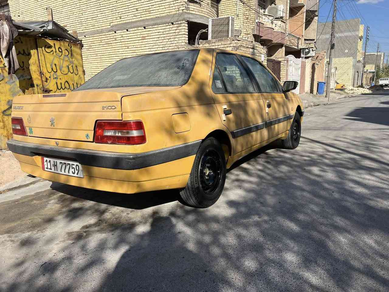 اسلام عليكم بيجو لميس 2016 بيها صبغ باب سايق وهلال خلفي وره الصدر   سياره جاهزه من كلشي بس المكينه بيها دخان مكاني بغداد الشعب السعر 42بيها محال بسيط ***********
