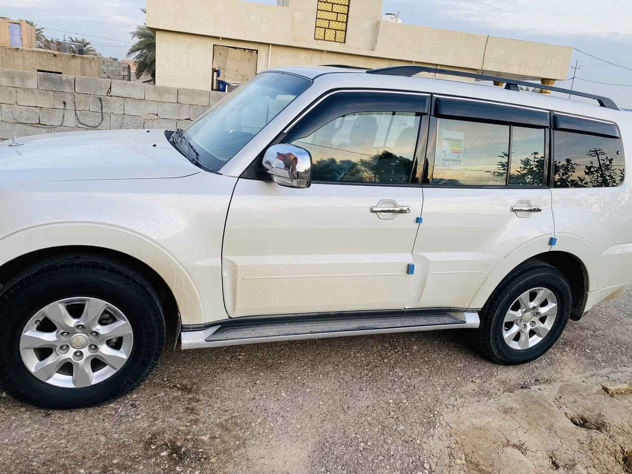 باجيرو 2014 لون  صدفي   ام دمام 
رقم سليمانيه 
كفالة عامه 
شرط تحويل 
ماشيه 172 الف حقيقي 
سبير ما نازل 
فول مواصفات بصمه كشنات كهربائيّة اشاير بل مري تحكم ستيرن مري شفط فتحه فول مواصفات 
تخم تايرات صدر جديد 
مكان واسط صويرة شراي يتصل 

***********
