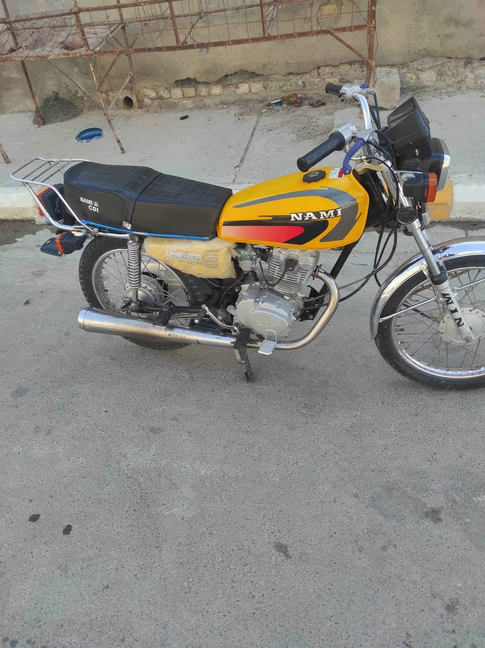 للبيع 4كير سكنر  موديل 27مكينه نامه متياز ب 600له 25وبيه ممجال مكاني نعمانيه ***********
