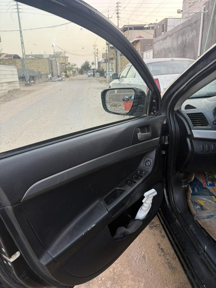 سلام عليكم 
مستوبيشي  لانسر 2018 
ادوات احتياطيه 
كصتين. 
جاهزه السياره نقص شحن غاز فقط 
مكان السياره في البصرة 
مكينه 2000دوش 
كير AT 6 سرعات 
تخم تاير 
حداده 70 /100
دواخل جدد 
سياره خليجيه وكاله الملا

للمراوس فقط مراوس ***********
