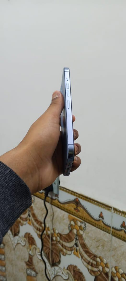 السلام عليكم
ايفون 13 برو ماكس 
ذاكره 256
بطاريه 88
الجهاز شرق اوسط عربي AA/A
كلشي شغال بي 
الجهاز فقط شاشه مستبدل فقط
للتواصل: ***********
متواجد واتساب اكثر شي 
ملاحظه ‼️/ للمراوس باعلى منه .
