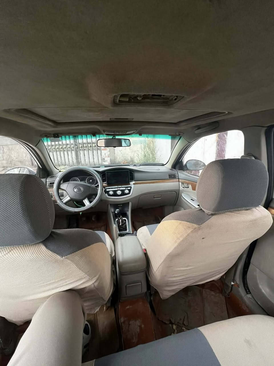 مكلف بل نشر 
ليفان 620 2013 سياره جديده حيل  مكفوله من صبغ والتبديل ماعدى خياسات ونص جاملغ امامي بدون فتح رقم انكليزي احله من صور كير مكينه تبريد كهربائيات خير من الله تخم تاير باتري جديد 

مكاني دوانيه 

السعر 45 وبيه مجال بسيط 

***********
