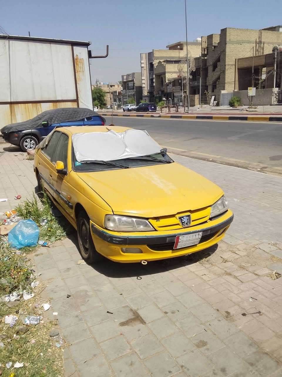 بارص 2015 سياره تنباع واقع حال عليهة غرامات 700 او صاحبهة يطلب 225 تسددهن تحول ثاني يوم مكينتهة شغالة بس فاره يطغ  جواهة تخم تاير جديد كشرتهة حلوه بيها ملاحضات ابيع صافي 18 ورقه رقم الهاتف ***********
