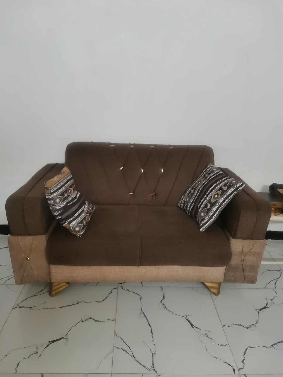 تخم عشر مقاعد ب 300
مبرده شغاله ب 100
براد شغال ب 50
طباخ منضدي ب 50
الموقع بغداد السويب


**إذا كنت صاحب هذا الإعلان وتريد حذفه لأي سبب، رجاءا أرسل رسالة إلى الدعم الفني**