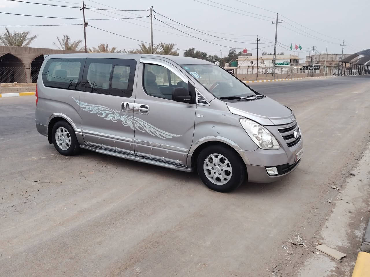 ستاركس 2016 مجول بلادي
اصل ١٦
رقم بغداد انكلي بسمي شخصيا
بيها خط مصفئ كربلاء
بيها صبغ قطعتين كوريا 
***********
