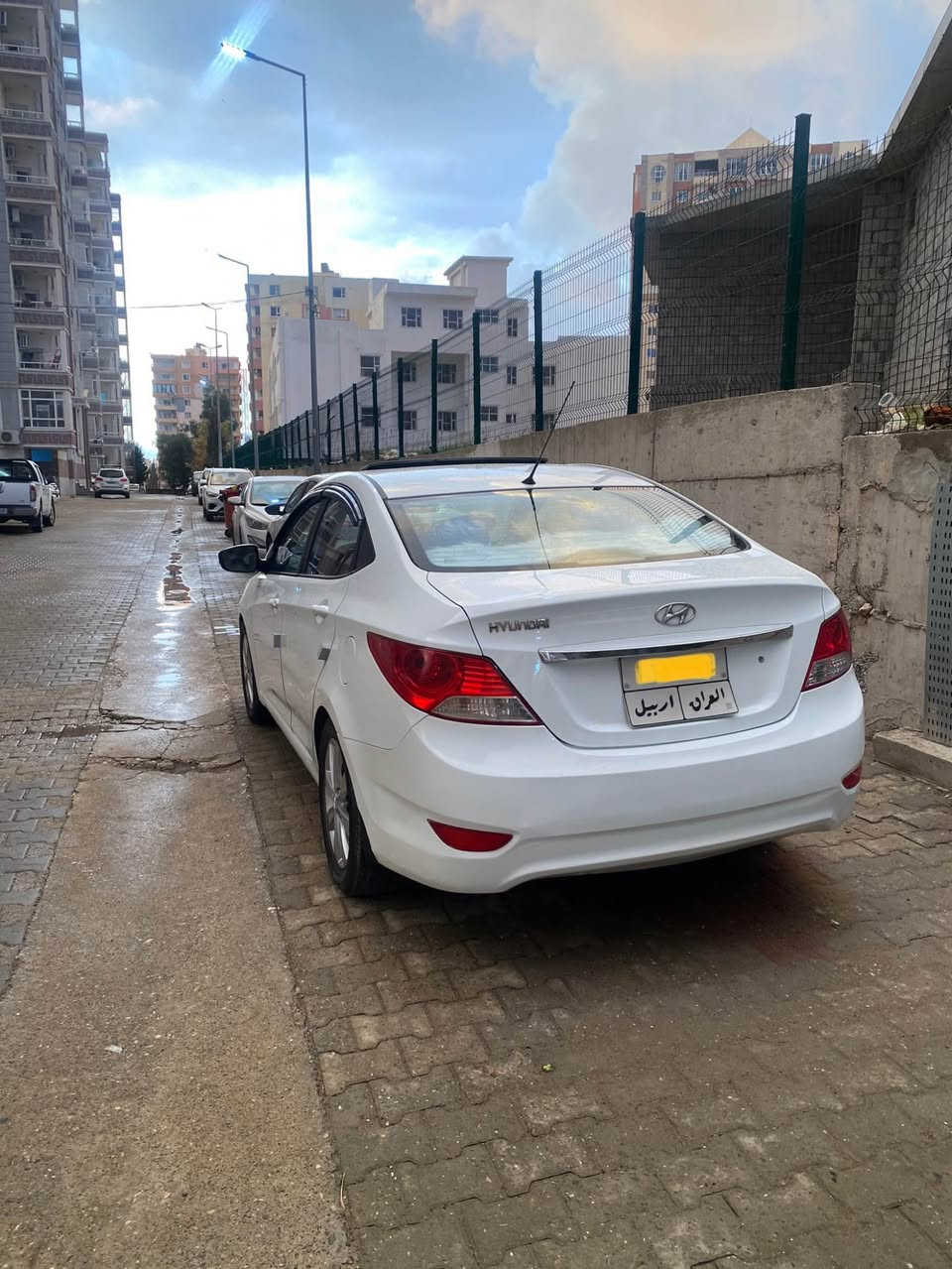 هونداي اكسنت ٢٠١١ خليجي موصفات بلو محسن فول سلايت تحكمات استيرن جهتين اشاير بلمري  ٣ تكوات خلفي  ٤ دسك محرك ١٦ دوش مامفتوح سنويه ل ٢٠٢٧ السيارة على وضع الشركة بيها باب خلفي صبغ وشويه من الداير بدون داخل  ***********.  *********** دهوك, العراق
